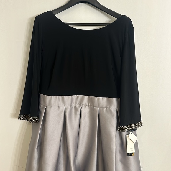 NWT Women’s Evening Gown - Picture 8 of 8